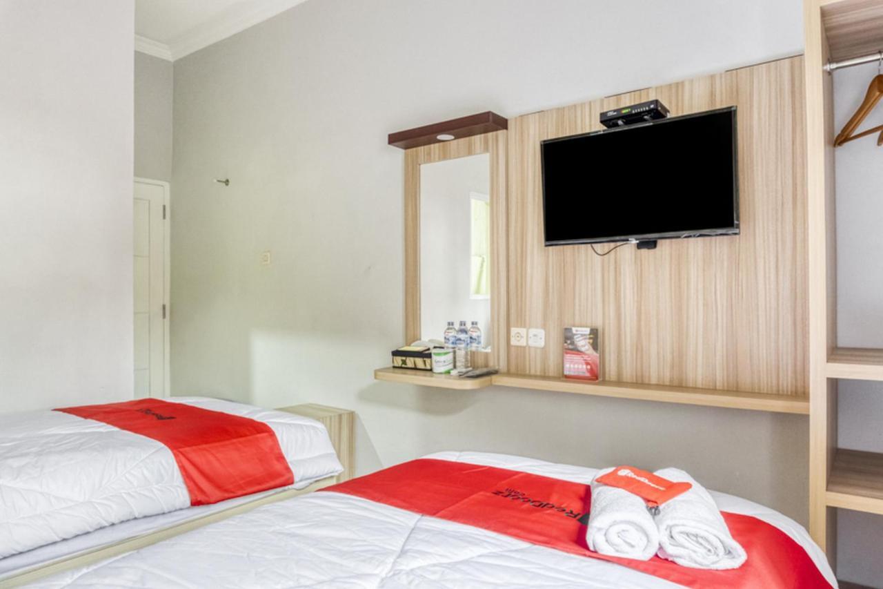 Reddoorz Near Sindu Kusuma Edupark 2 Hotel Cebongan Exterior photo